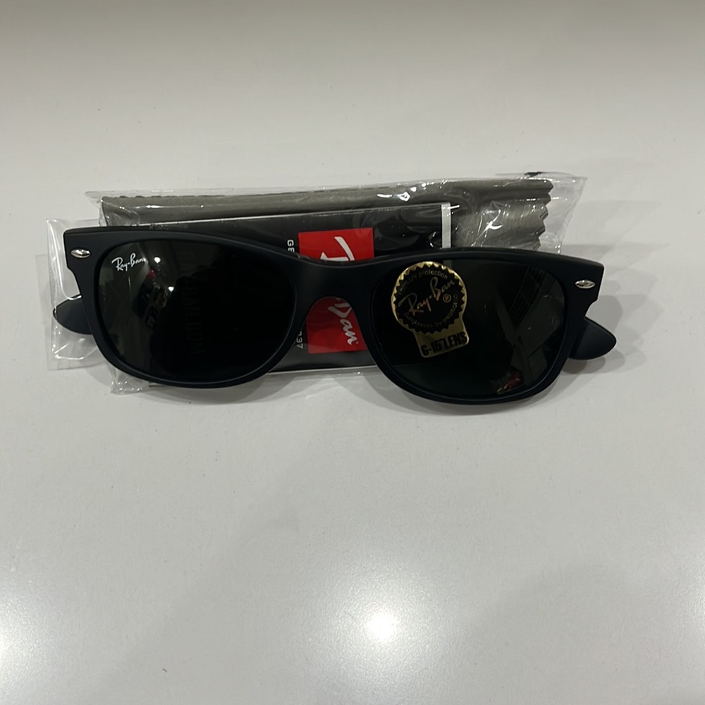 Ray-Bans New Wayfarer Sunglasses